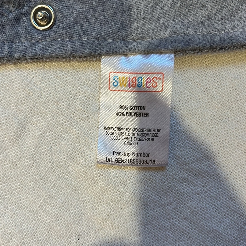 Swiggles Bib - Picture 6 of 7